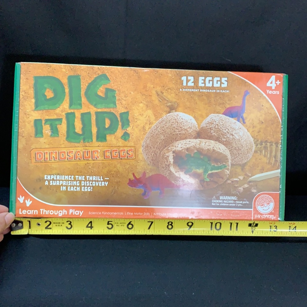 Dig it up 12 eggs a different dinosaur in each - Picture 16 of 16